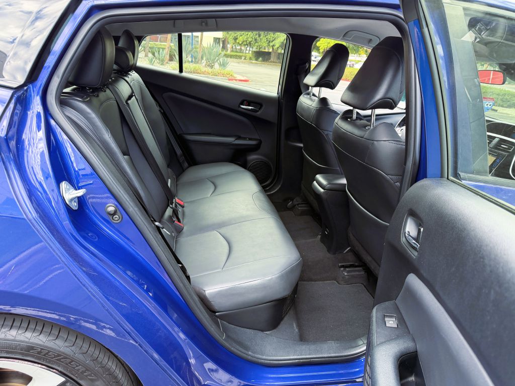Photo 11 of this TOYOTA PRIUS