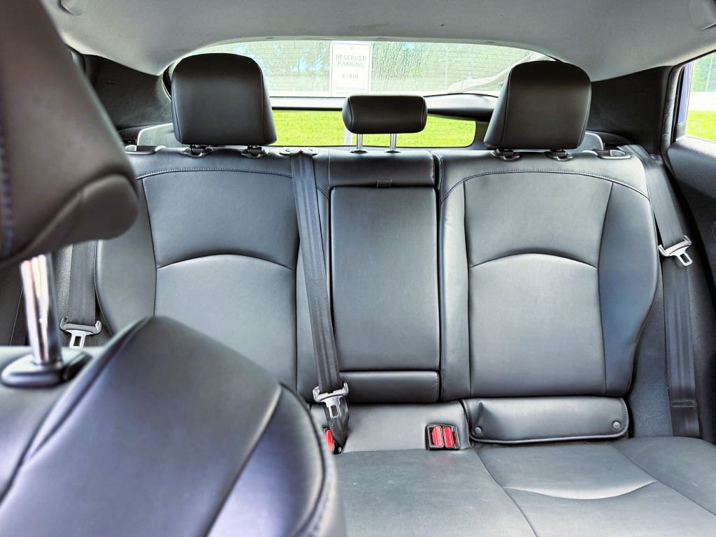 Photo 13 of this TOYOTA PRIUS