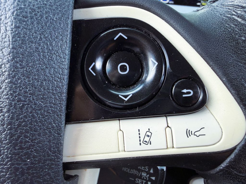 Photo 17 of this TOYOTA PRIUS
