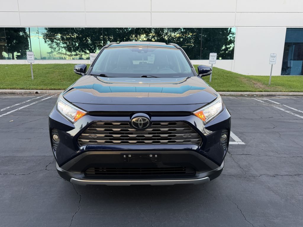 Photo 2 of this TOYOTA RAV4