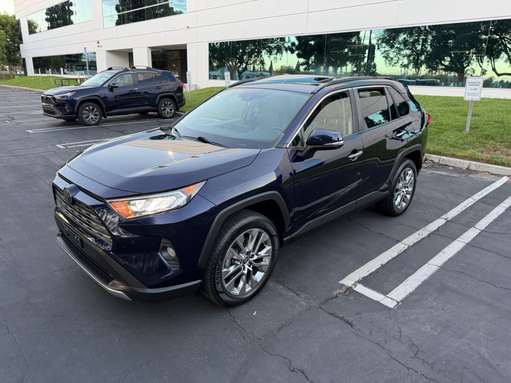 Photo 3 of this TOYOTA RAV4