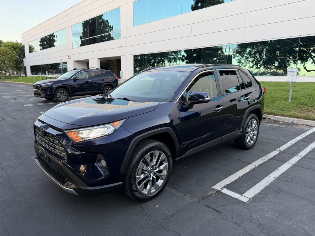 Photo 4 of this TOYOTA RAV4