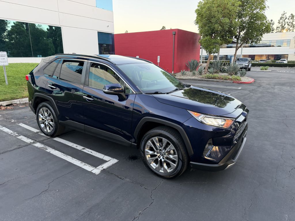 Photo 10 of this TOYOTA RAV4