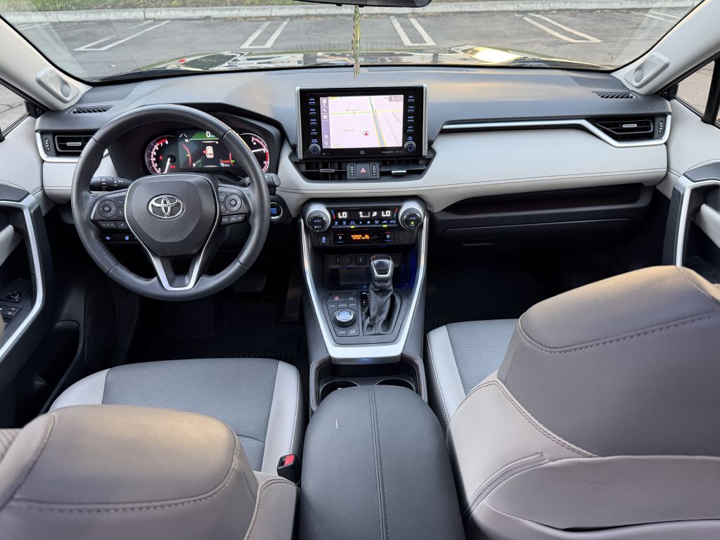 Photo 16 of this TOYOTA RAV4