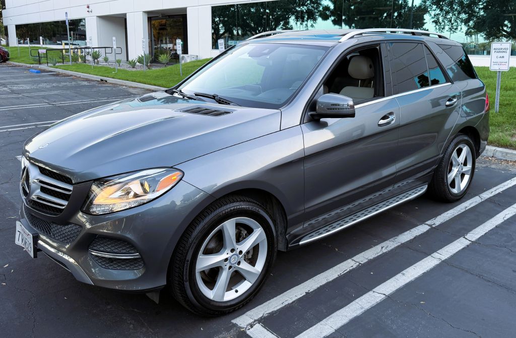 Photo 2 of this MERCEDES-BENZ GLE