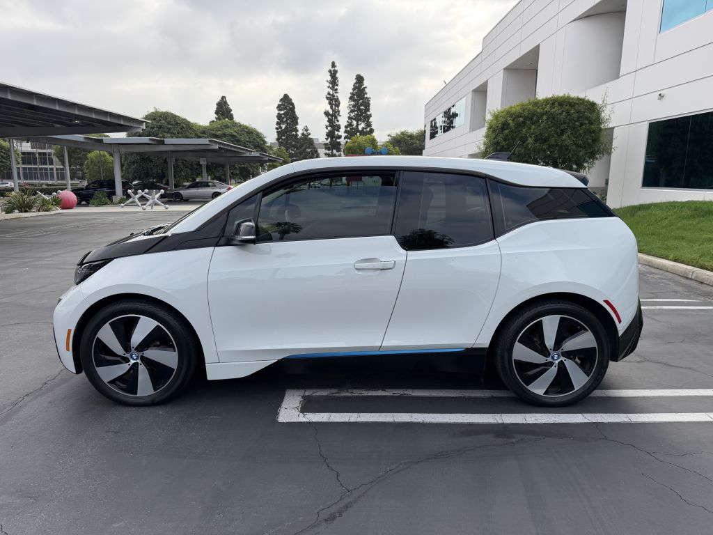Photo 4 of this BMW I3