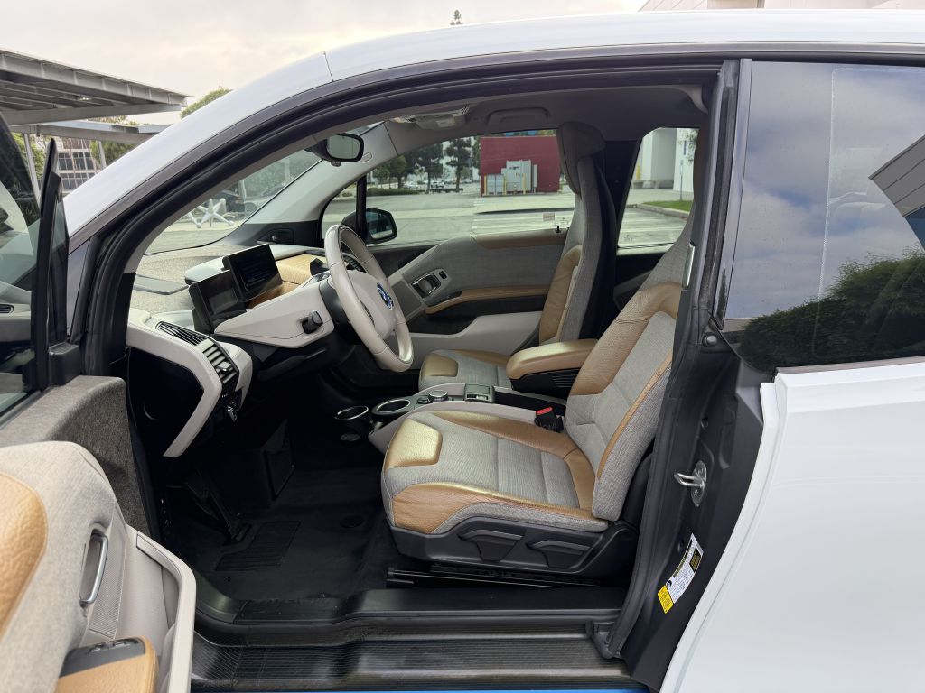 Photo 13 of this BMW I3