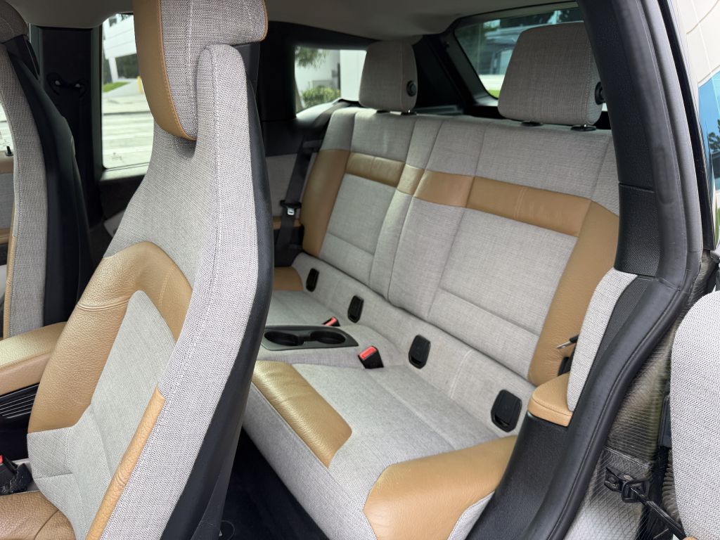 Photo 14 of this BMW I3