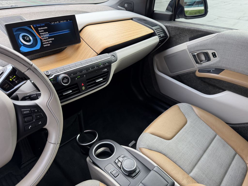 Photo 20 of this BMW I3