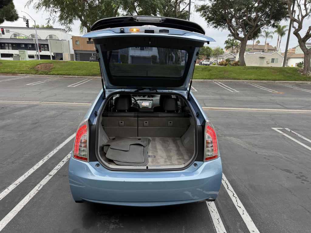 Photo 7 of this TOYOTA PRIUS PLUG-IN