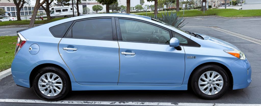 Photo 8 of this TOYOTA PRIUS PLUG-IN