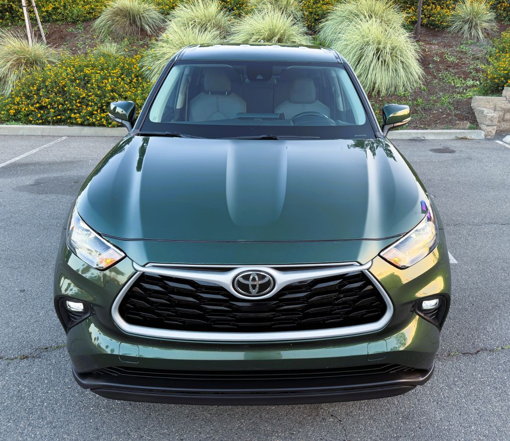 Photo 2 of this TOYOTA HIGHLANDER