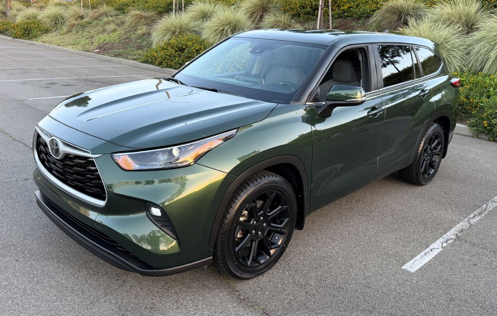 Photo 3 of this TOYOTA HIGHLANDER