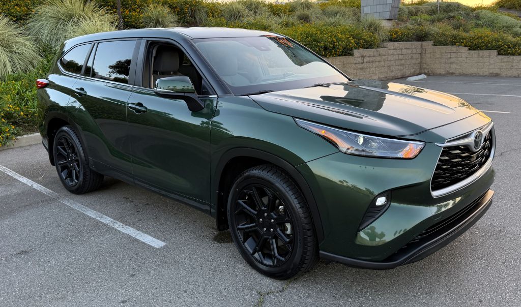 Photo 10 of this TOYOTA HIGHLANDER