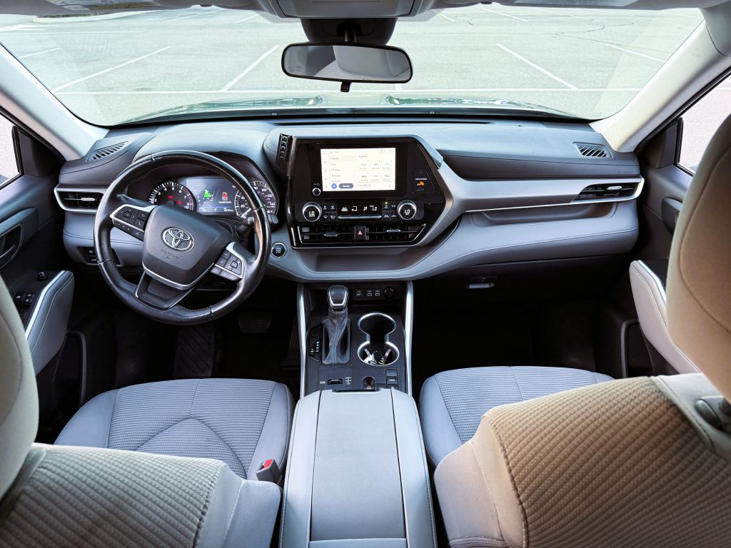 Photo 20 of this TOYOTA HIGHLANDER