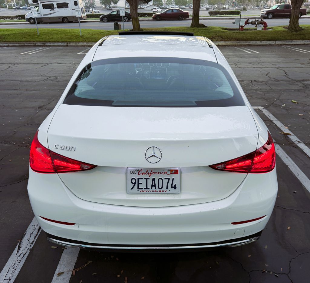 Photo 6 of this MERCEDES-BENZ C-CLASS