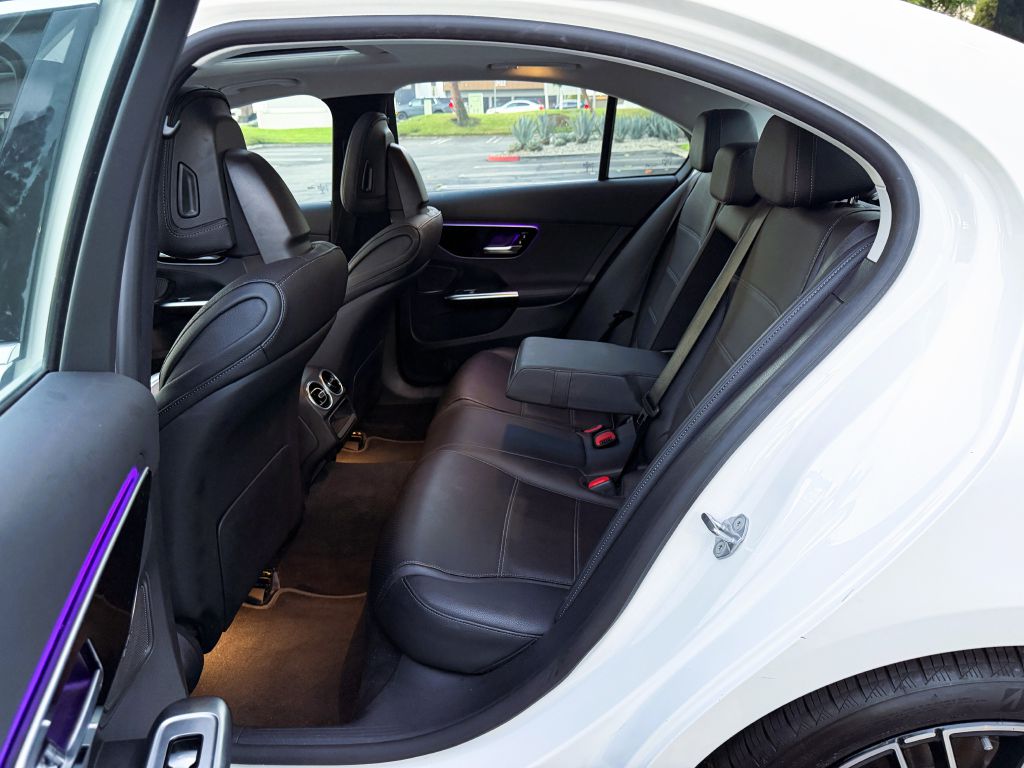 Photo 10 of this MERCEDES-BENZ C-CLASS