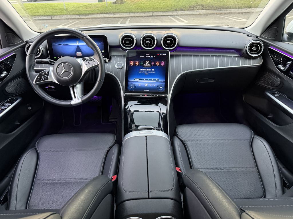 Photo 14 of this MERCEDES-BENZ C-CLASS