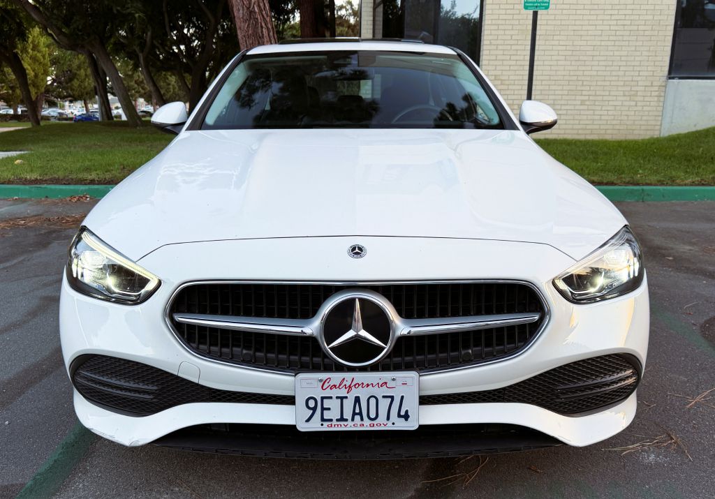 Photo 30 of this MERCEDES-BENZ C-CLASS