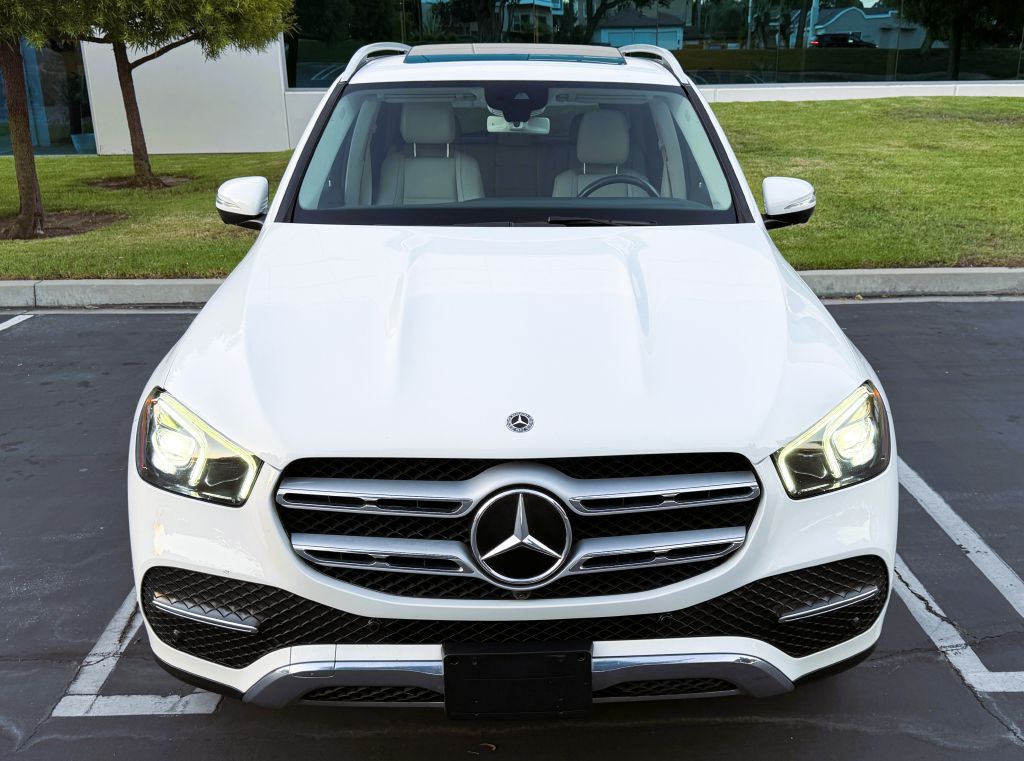 Photo 2 of this MERCEDES-BENZ GLE