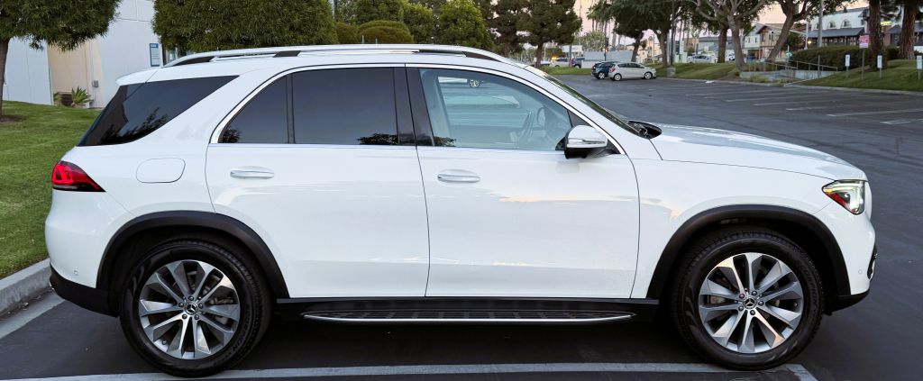 Photo 8 of this MERCEDES-BENZ GLE
