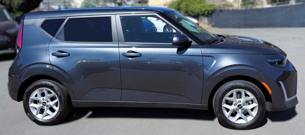 Photo 8 of this KIA SOUL