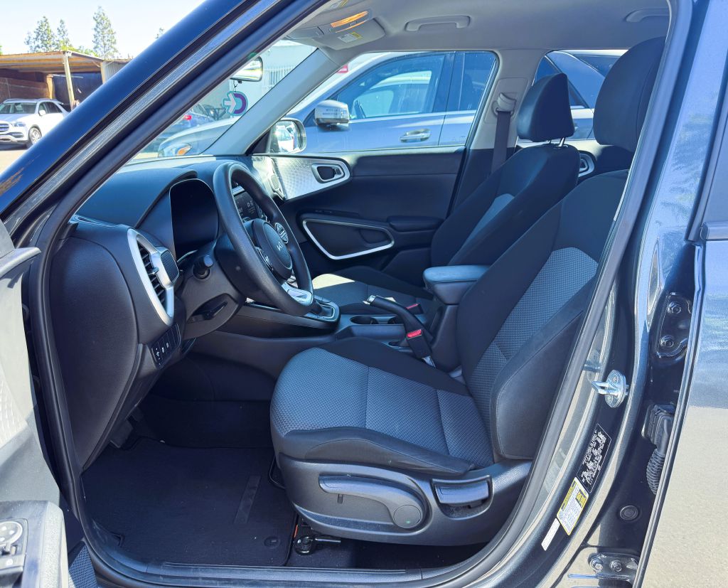 Photo 11 of this KIA SOUL