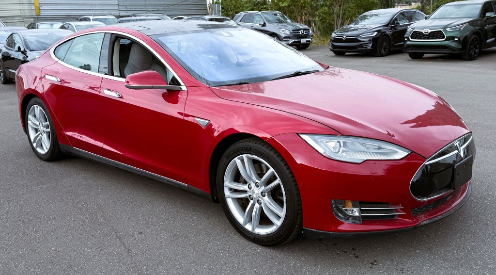 Photo 7 of this TESLA MODEL S
