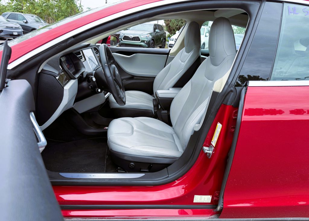 Photo 12 of this TESLA MODEL S