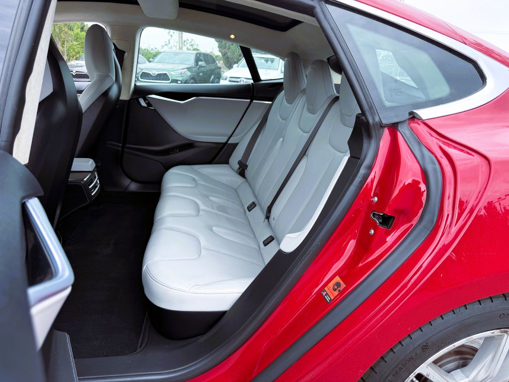 Photo 13 of this TESLA MODEL S