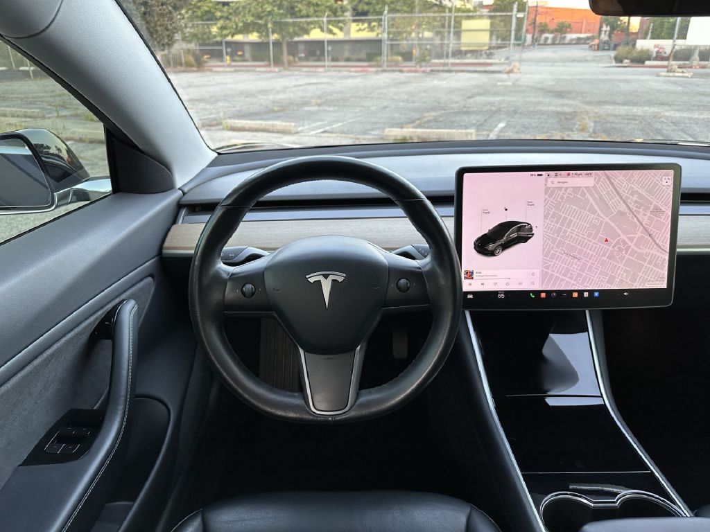 Photo 13 of this TESLA MODEL 3