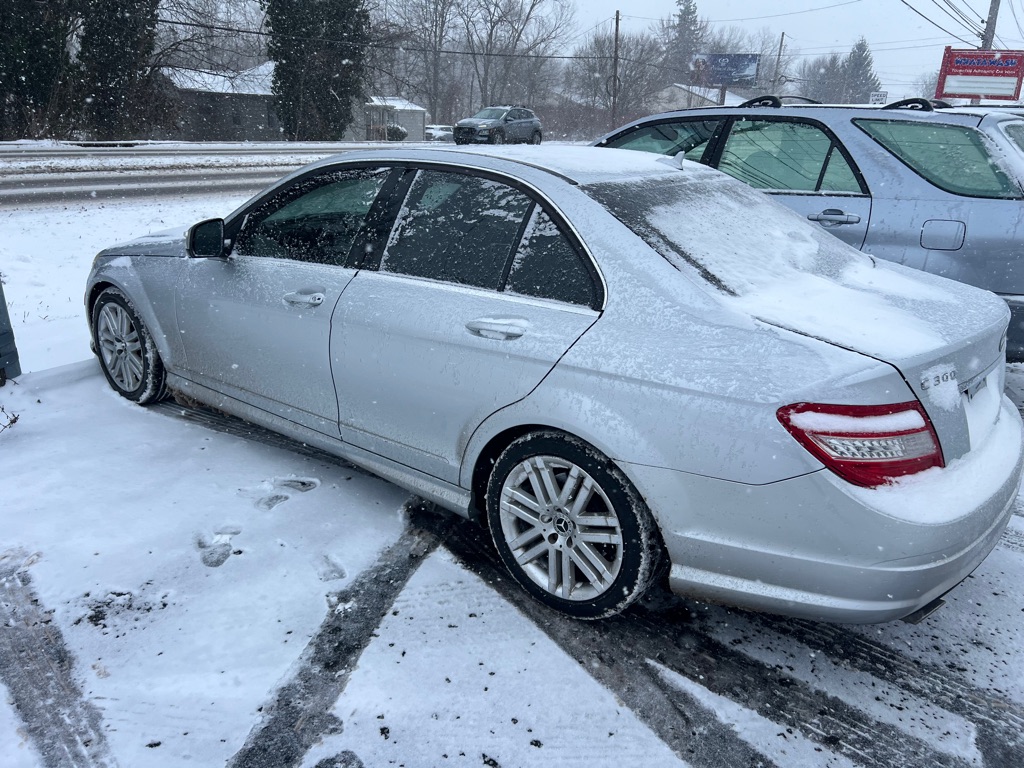 Photo 3 of this MERCEDES-BENZ C-CLASS