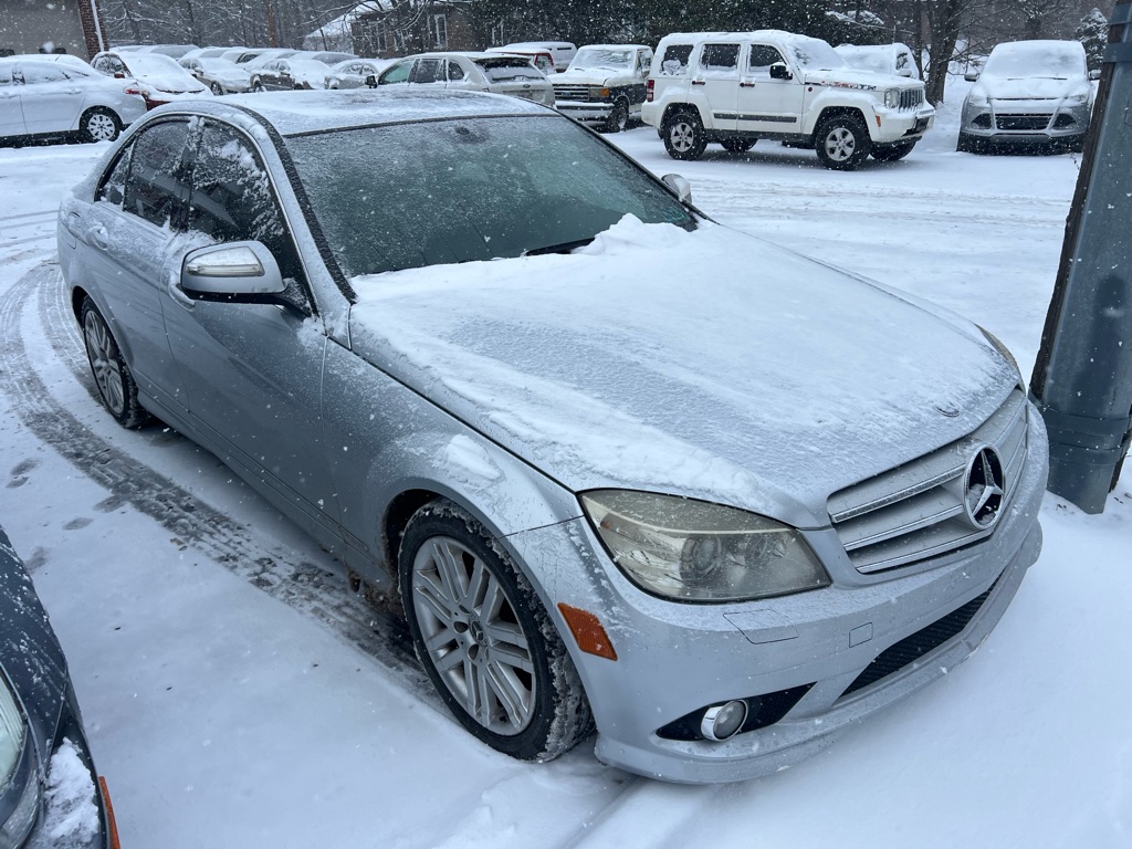 Photo 2 of this MERCEDES-BENZ C-CLASS