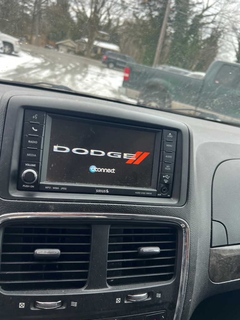 Photo 3 of this DODGE GRAND CARAVAN