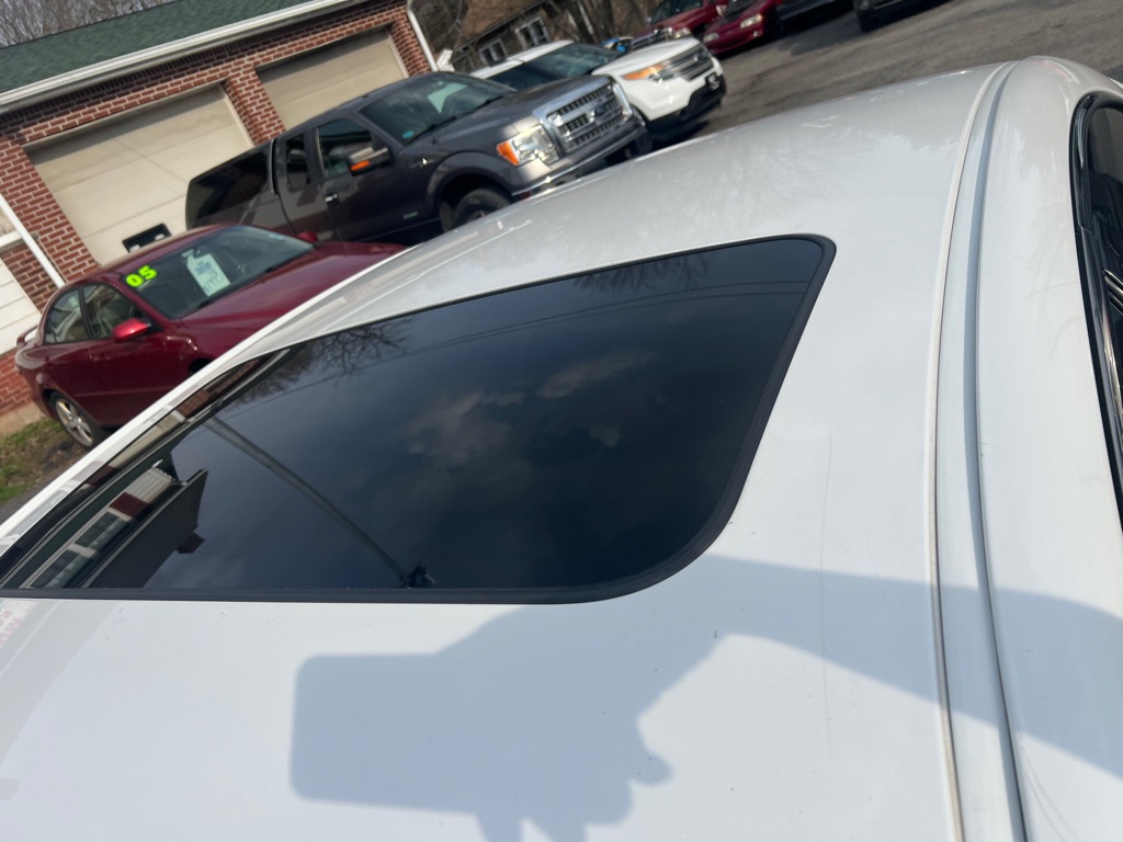 Photo 12 of this LEXUS ES