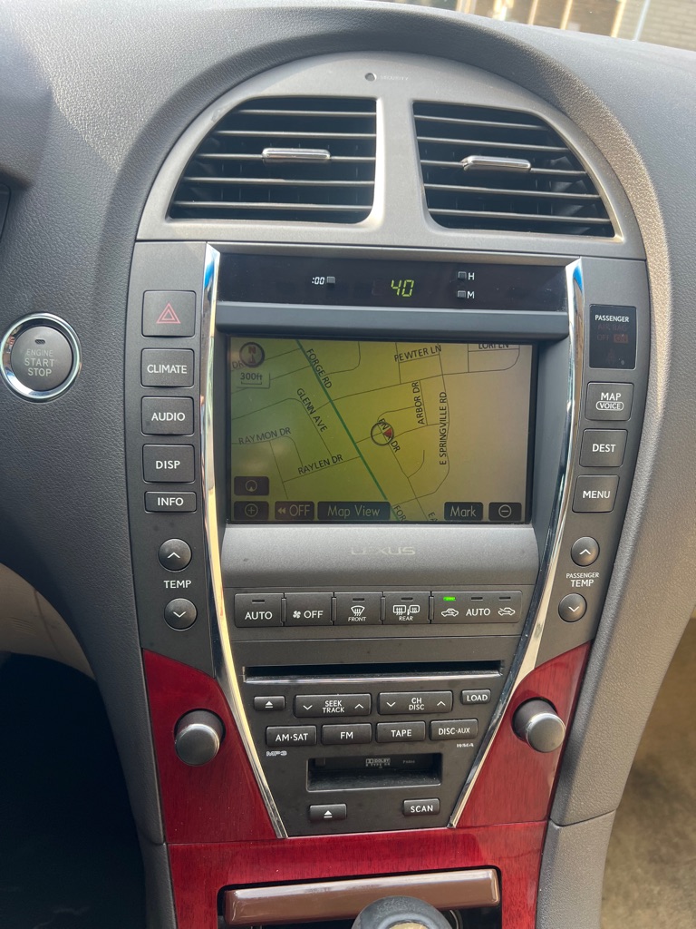 Photo 5 of this LEXUS ES