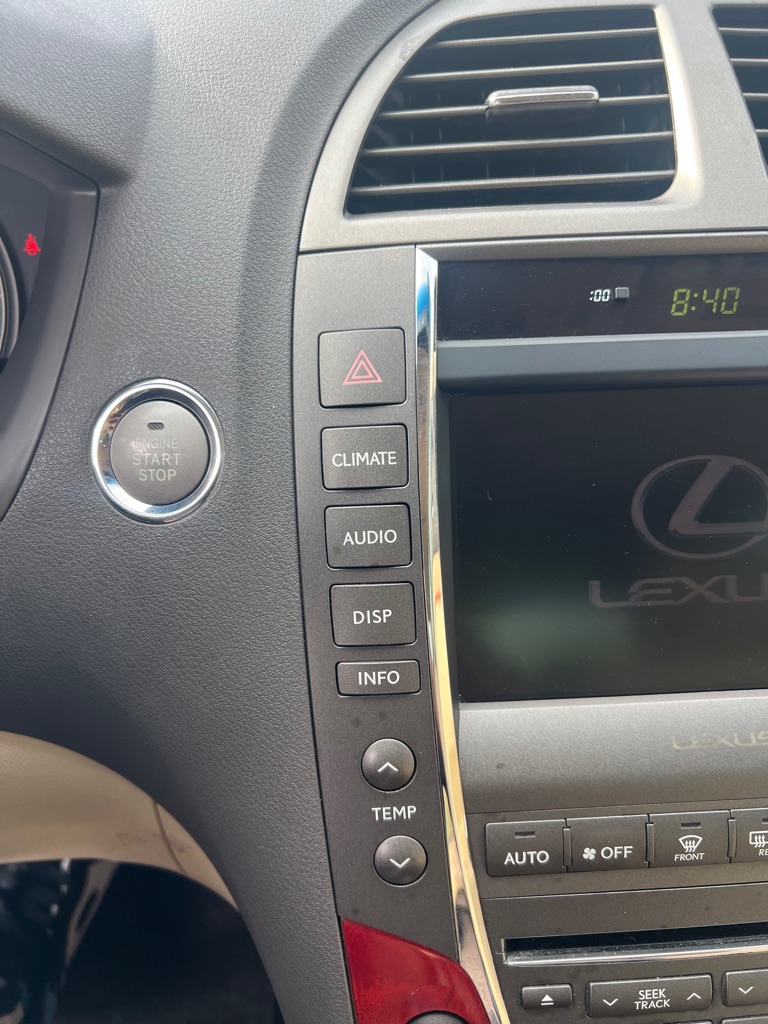 Photo 8 of this LEXUS ES