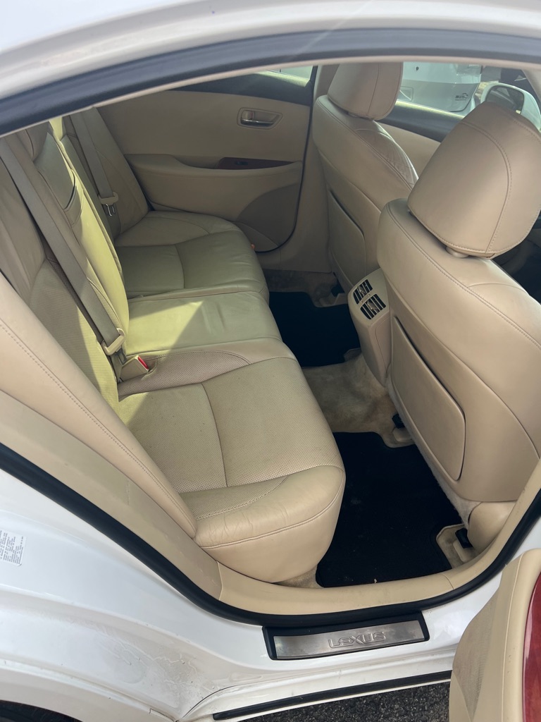 Photo 10 of this LEXUS ES