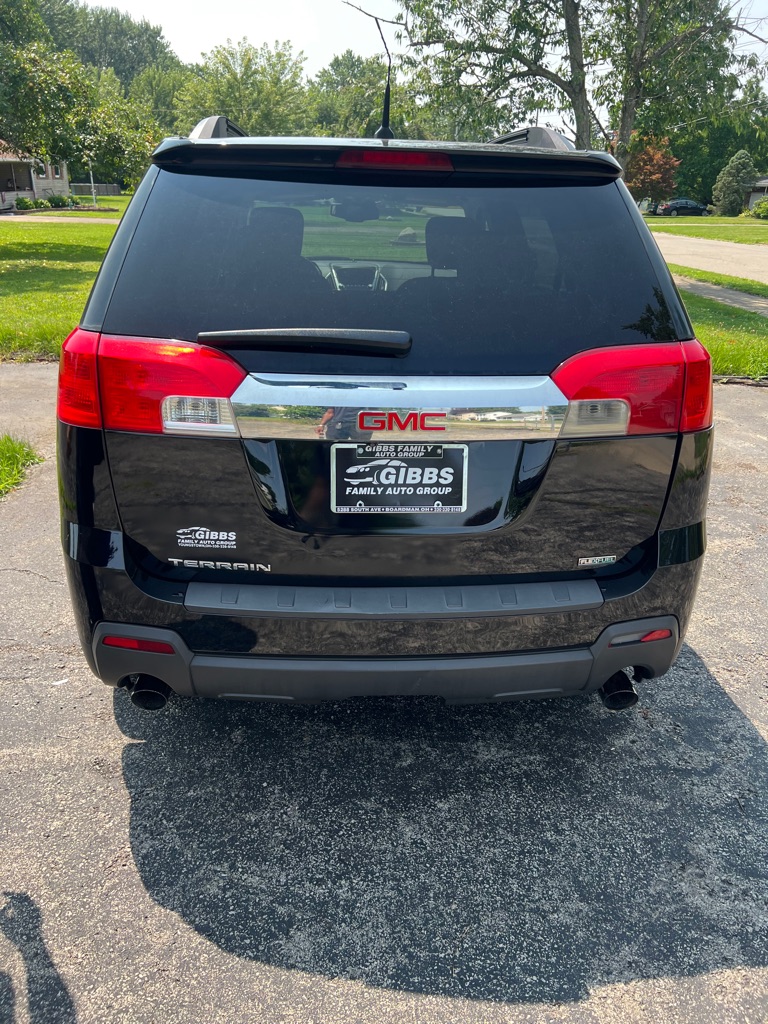 Photo 24 of this GMC TERRAIN