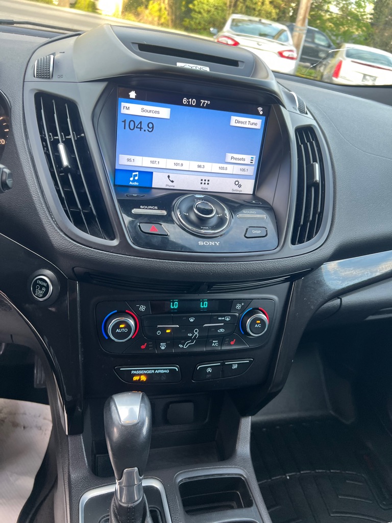 Photo 6 of this FORD ESCAPE