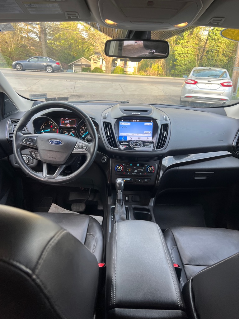Photo 5 of this FORD ESCAPE