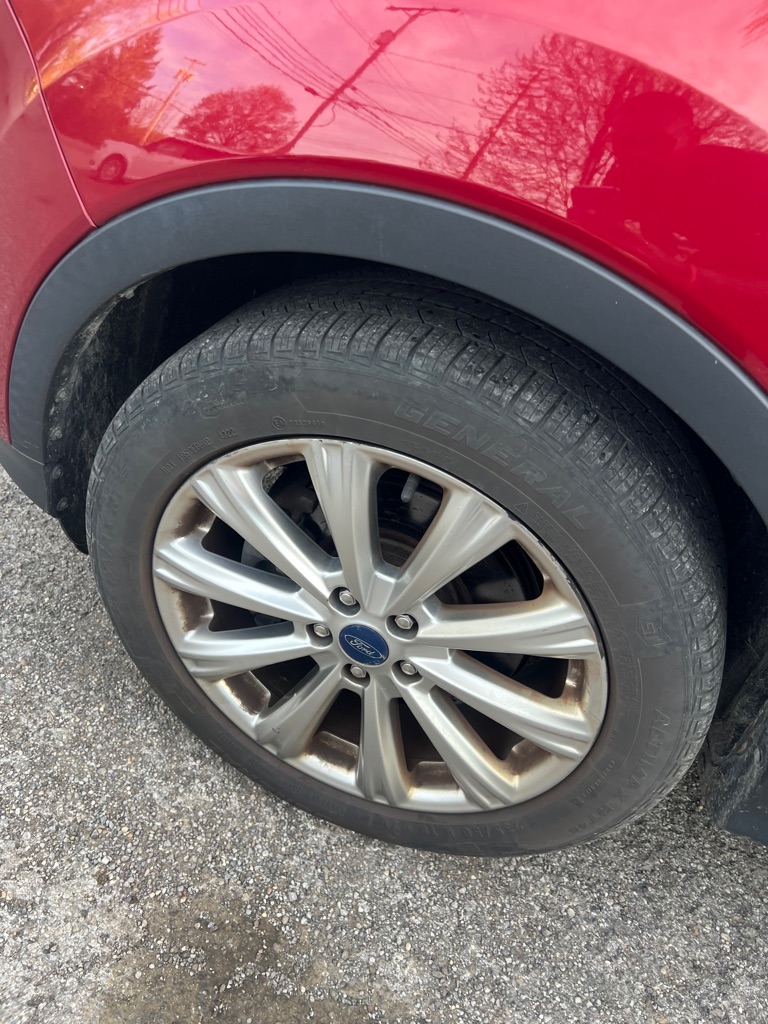 Photo 10 of this FORD ESCAPE
