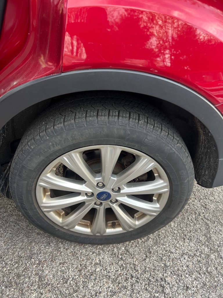 Photo 13 of this FORD ESCAPE