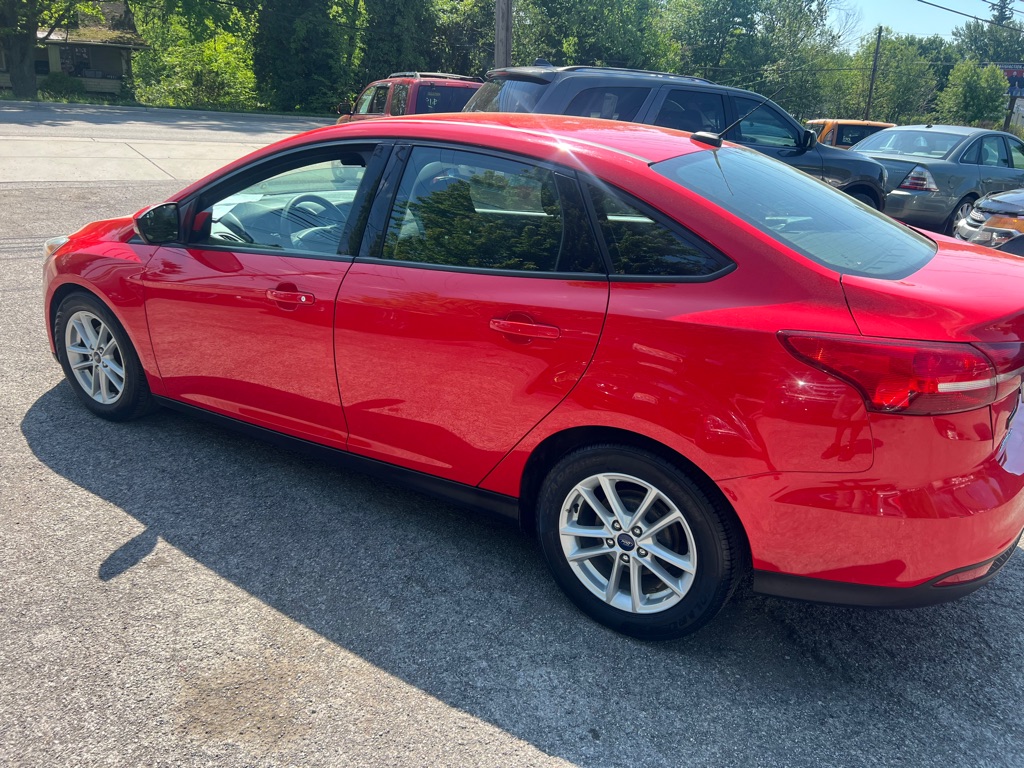 Photo 15 of this FORD FOCUS