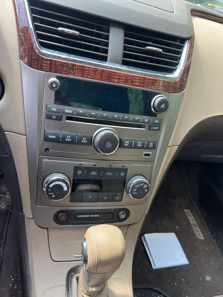 Photo 5 of this CHEVROLET MALIBU