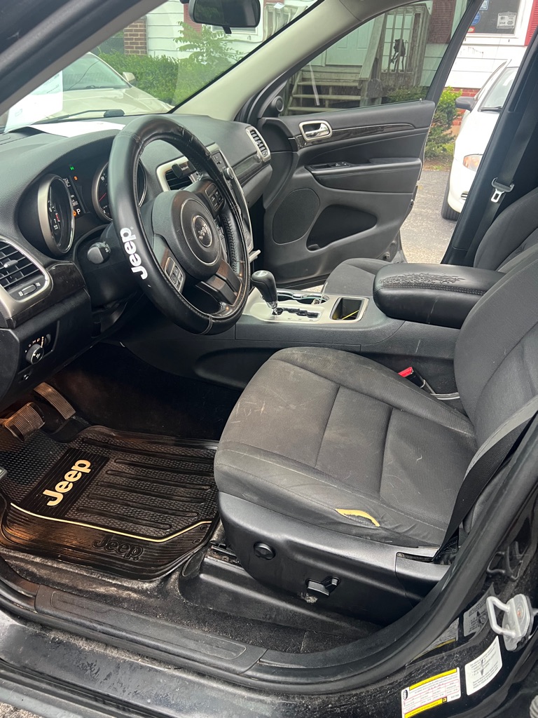 Photo 2 of this JEEP GRAND CHEROKEE