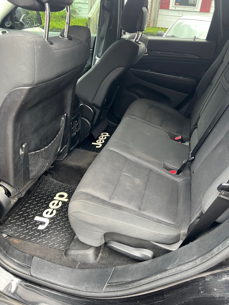 Photo 12 of this JEEP GRAND CHEROKEE