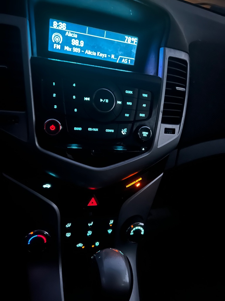 Photo 3 of this CHEVROLET CRUZE LIMITED