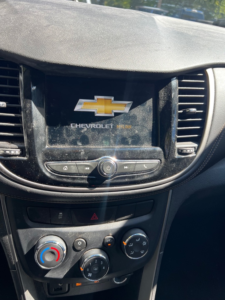 Photo 5 of this CHEVROLET TRAX