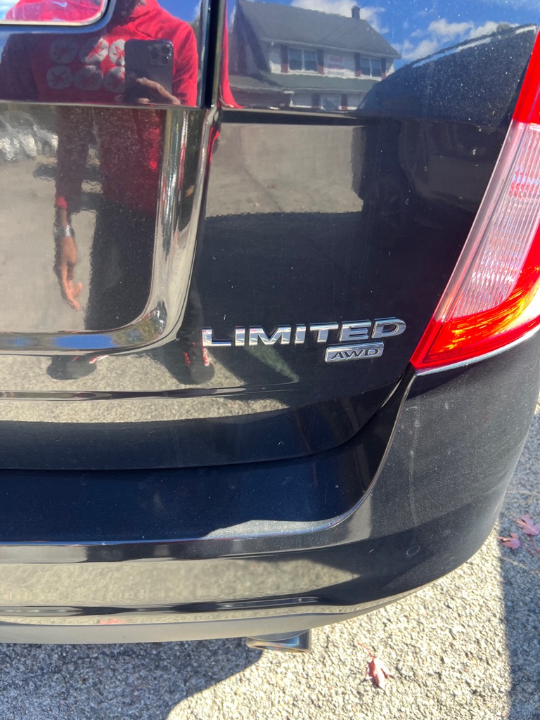 Photo 9 of this FORD EDGE